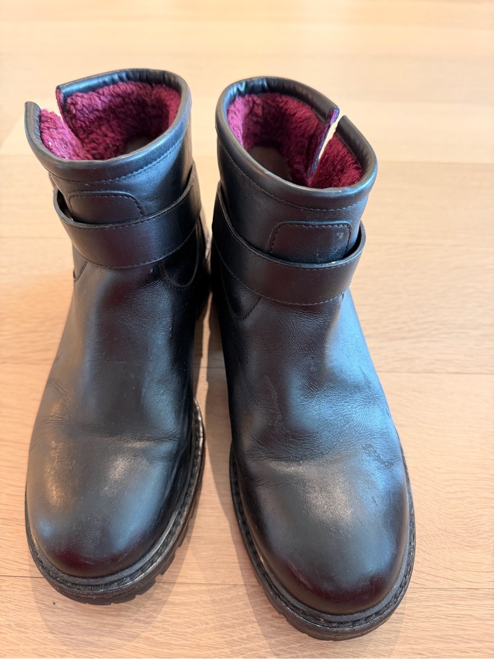 FENDI Black Leather Moto Boots w red  Shearling Trim
